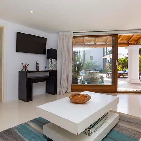 Villa Near Ibiza Town Sleeps 11 To 13 Guests Can Furnet Extérieur photo
