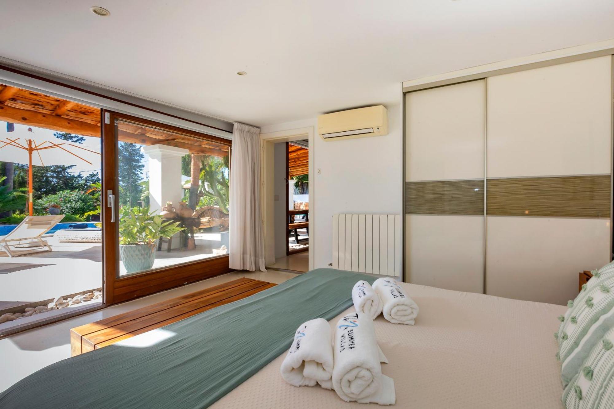 Villa Near Ibiza Town Sleeps 11 To 13 Guests Can Furnet Extérieur photo